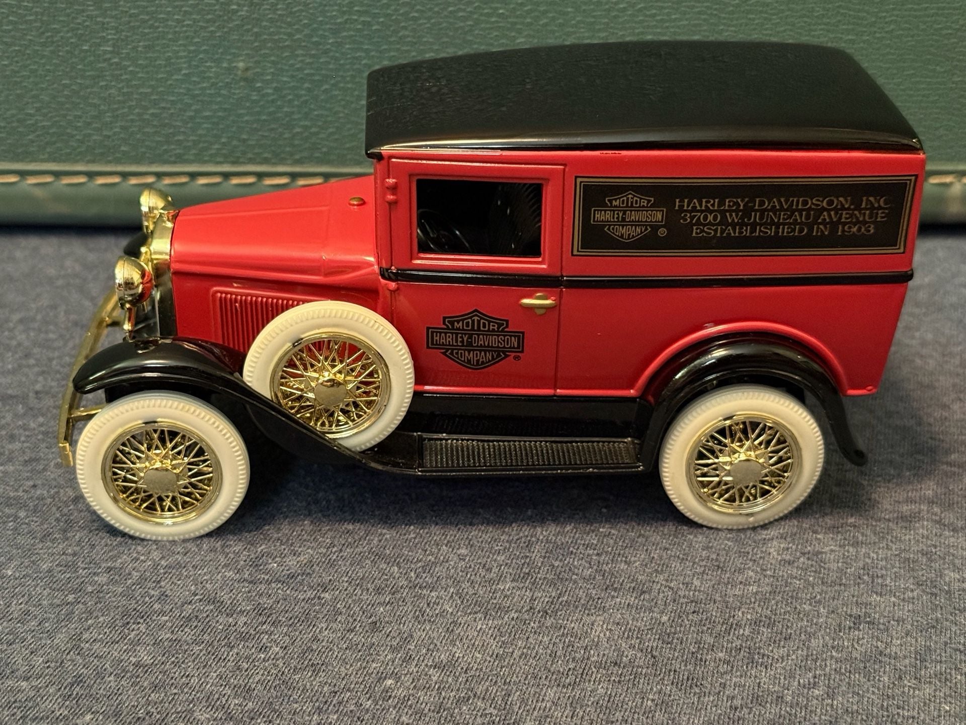 Liberty Classics Harley-Davidson 1931 Ford Model A Panel Delivery Coin Bank 1