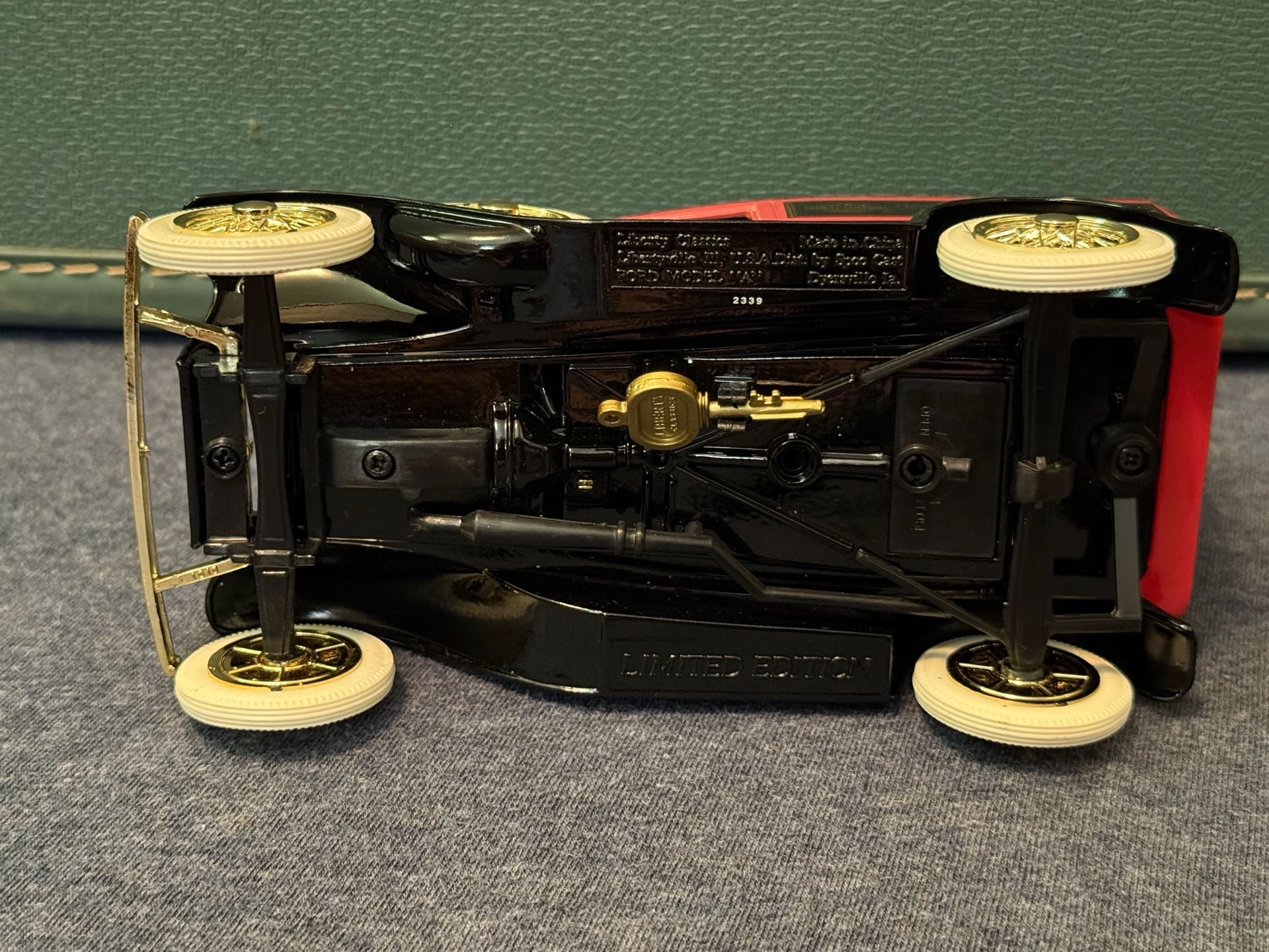 Liberty Classics Harley-Davidson 1931 Ford Model A Panel Delivery Coin Bank 6