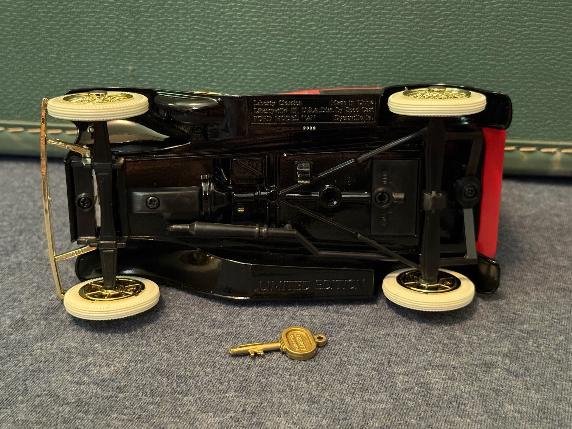 Liberty Classics Harley-Davidson 1931 Ford Model A Panel Delivery Coin Bank 7