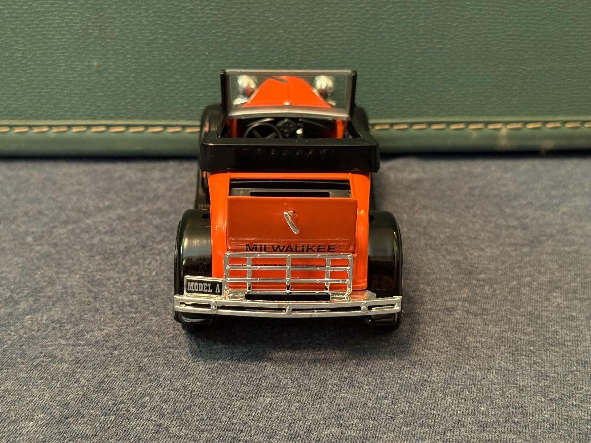Liberty Classics Harley-Davidson 1929 Model A Roadster Die-Cast Coin Bank 4