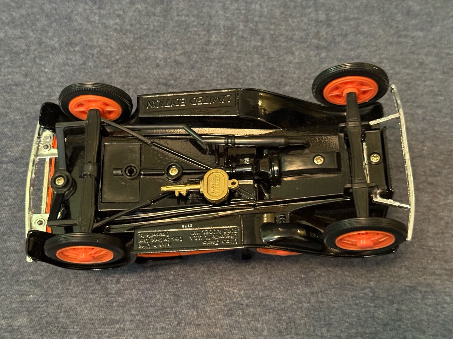 Liberty Classics Harley-Davidson 1929 Model A Roadster Die-Cast Coin Bank 8