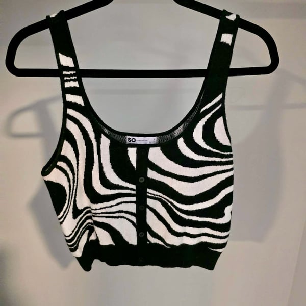SO Goods For Life Black and White Zebra Print Button-Front Cropped Sweater Tank Top