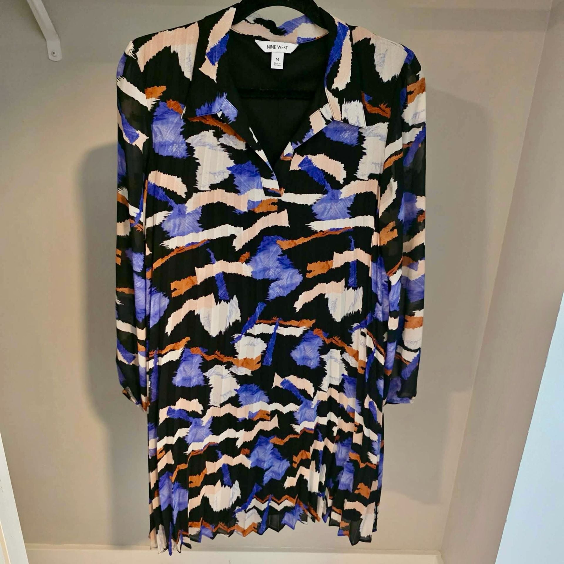 Nine West Multi-Color Abstract Print Long Sleeve Pleated Georgette Collar Dress 2