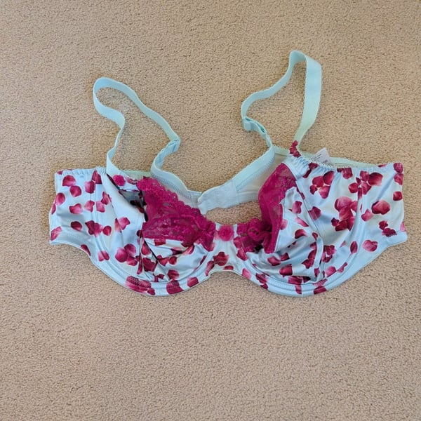 Elomi EL8400SEZ Underwire Balconette Bra with Pink Floral Petal Print and Lace Detail