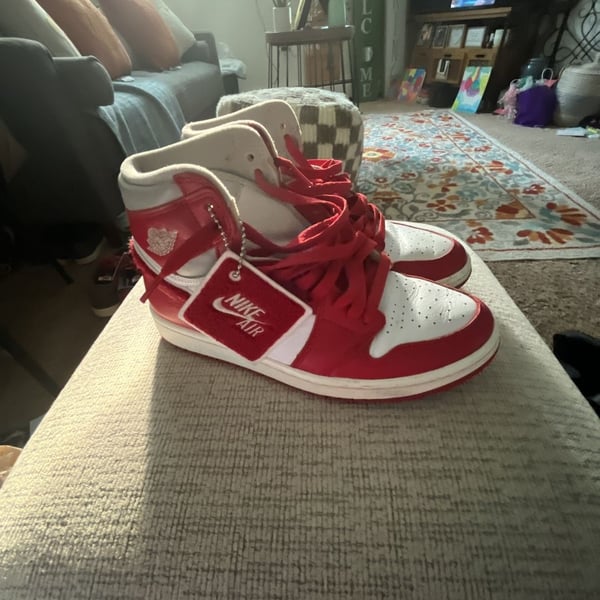 Air Jordan 1 Retro High OG 'Newstalgia' (Chenille) Women's Sneakers