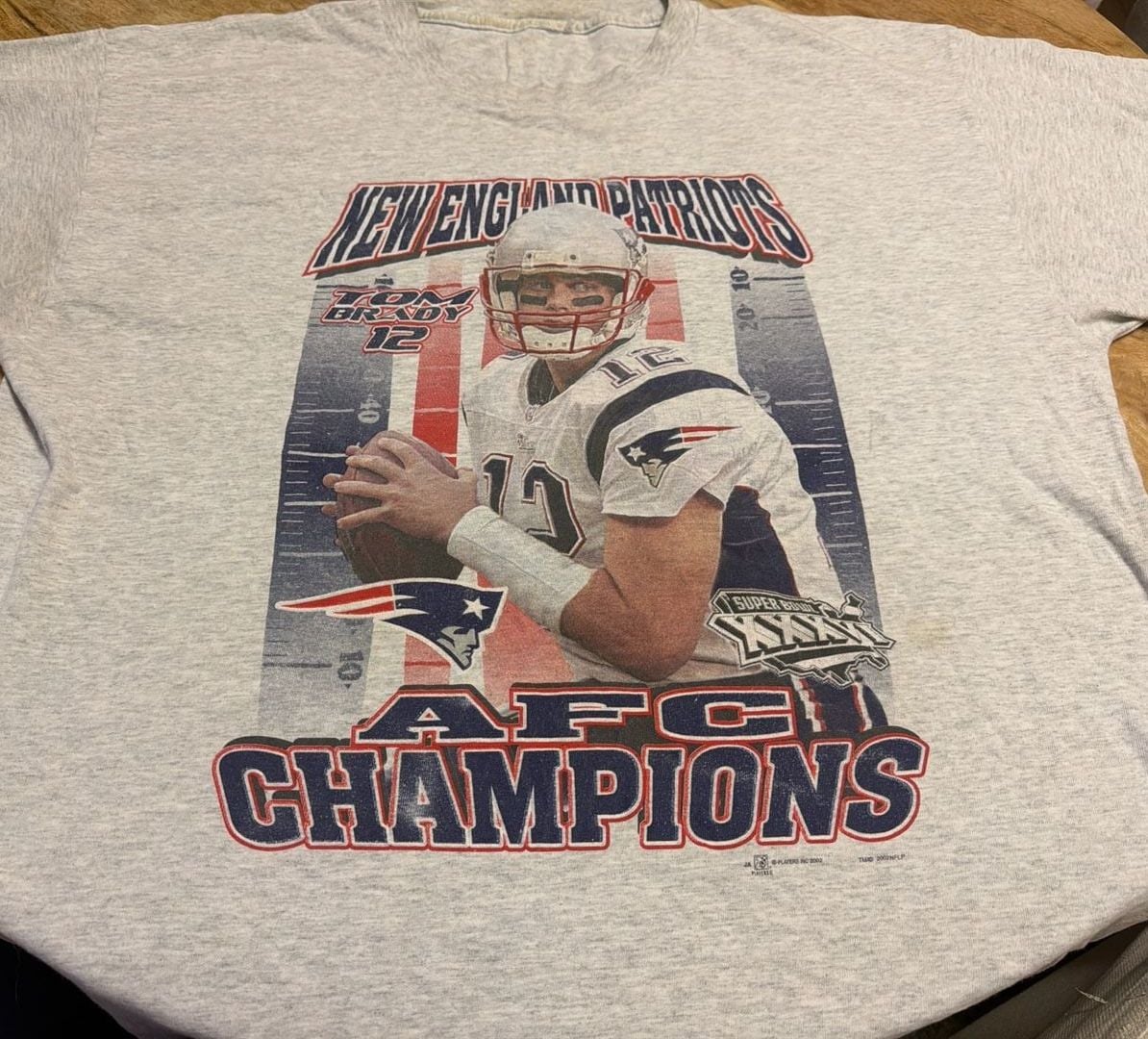 Vintage 2002 New England Patriots AFC Champions Tom Brady Super Bowl XXXVI T-Shirt 3