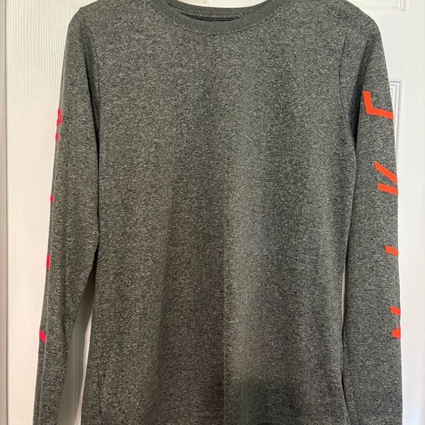 EUC Nike Dri-FIT Gray Long Sleeve Top w/ Neon Pink Logo & Sleeve Graphic, large