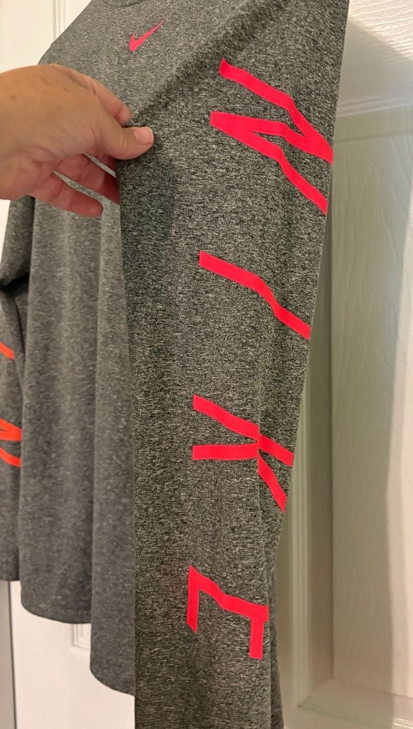 EUC Nike Dri-FIT Gray Long Sleeve Top w/ Neon Pink Logo & Sleeve Graphic, large 4