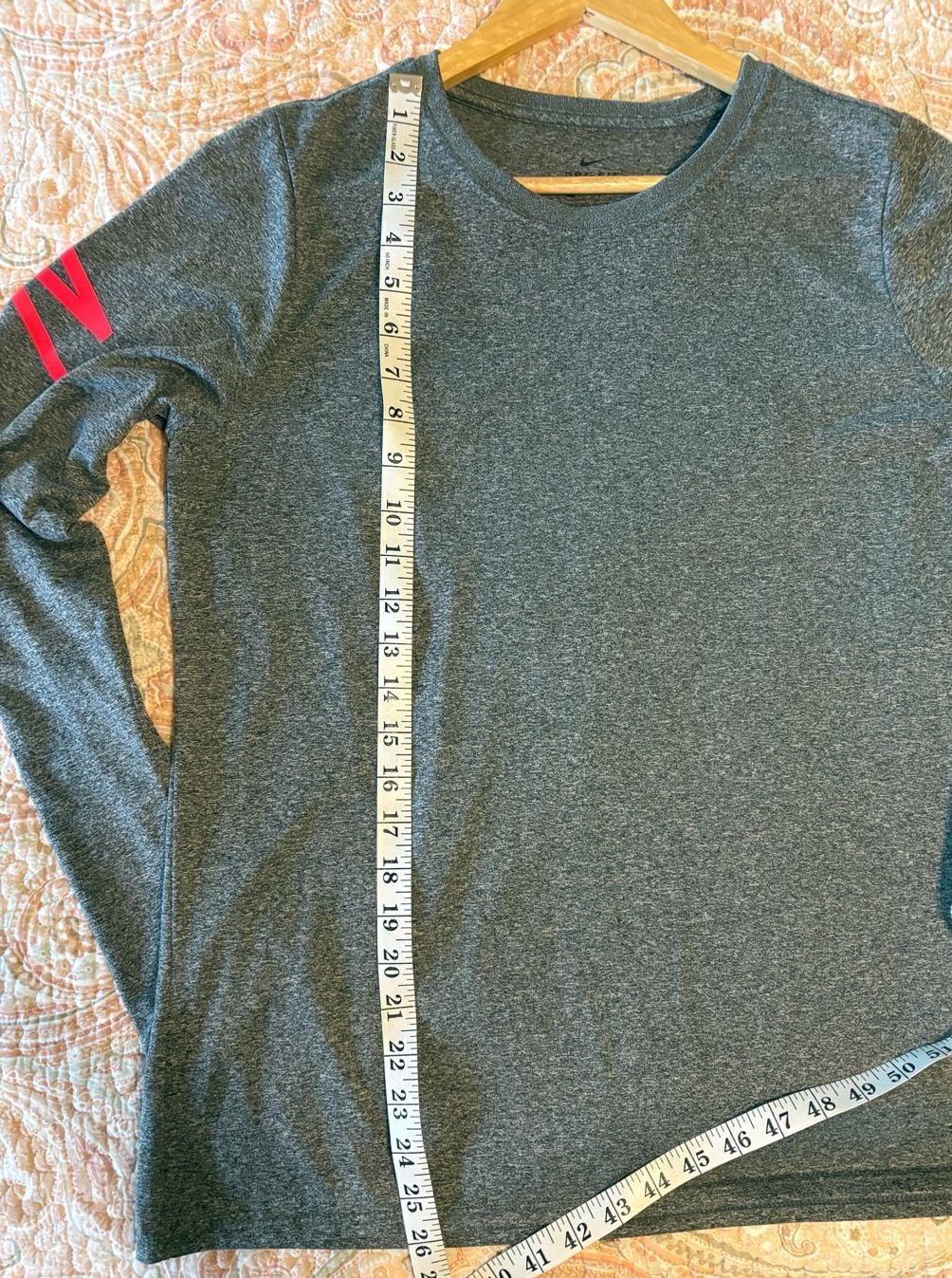 EUC Nike Dri-FIT Gray Long Sleeve Top w/ Neon Pink Logo & Sleeve Graphic, large 9