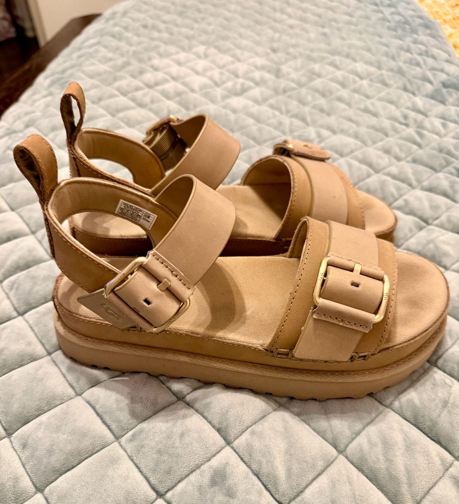 UGG Goldenstar Villa Platform Sandal, 8.5 4
