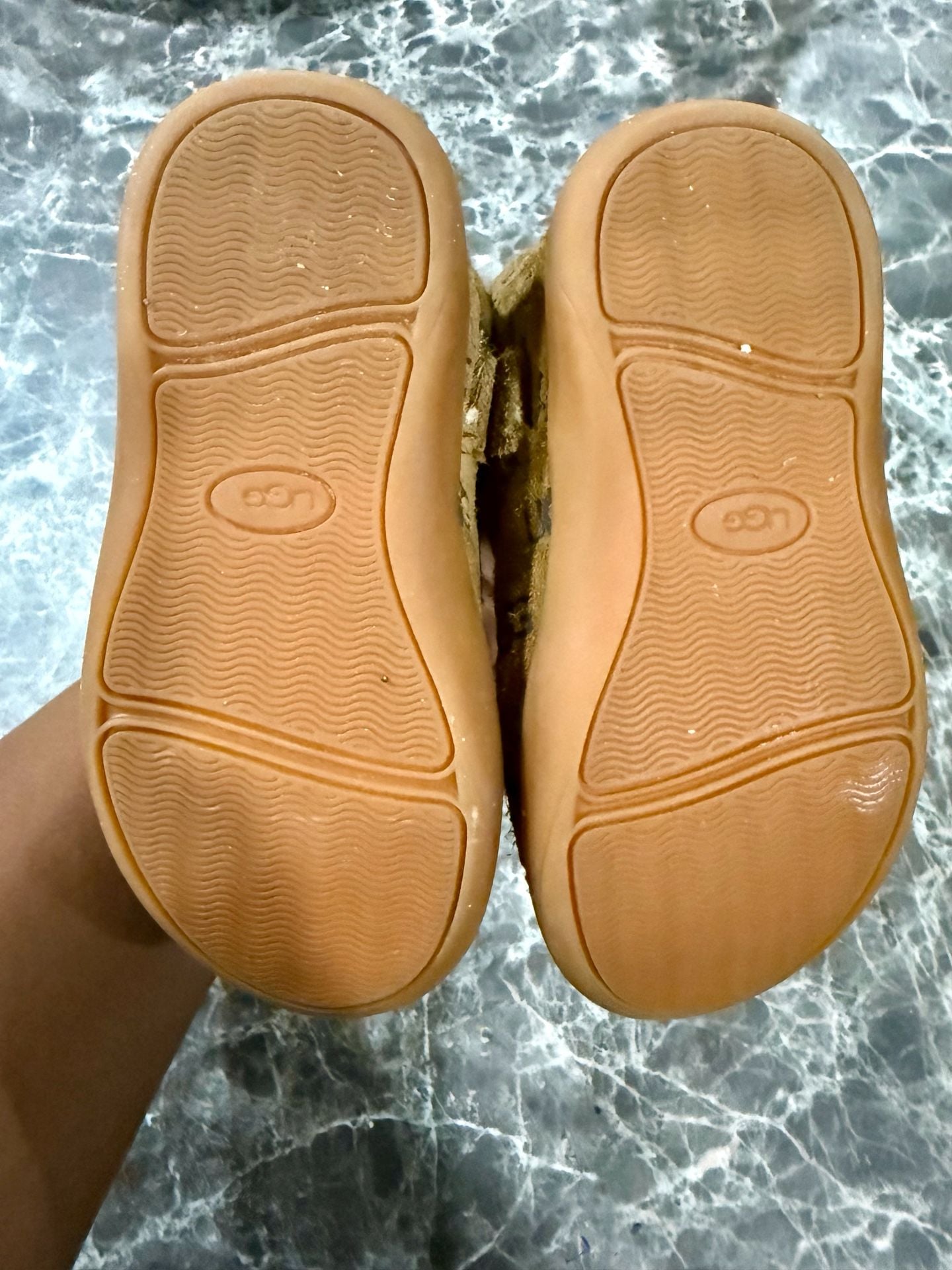 UGG Keelan Toddler Girls Classic Suede Monogram Logo Boots 3