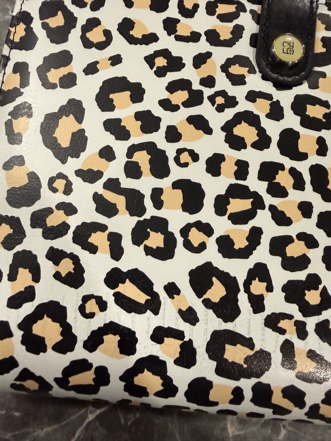 52 Agenda Leopard Print Ring-Bound Personal Planner 10