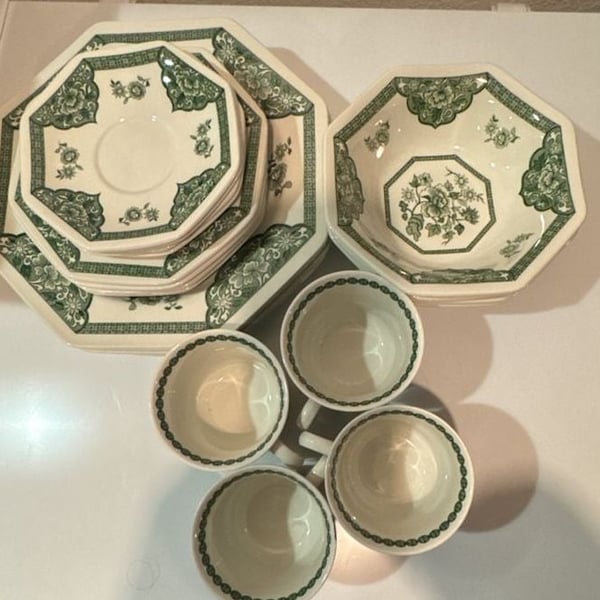 J&G Meakin Royal Staffordshire Old Pekin Ironstone Dinnerware Set