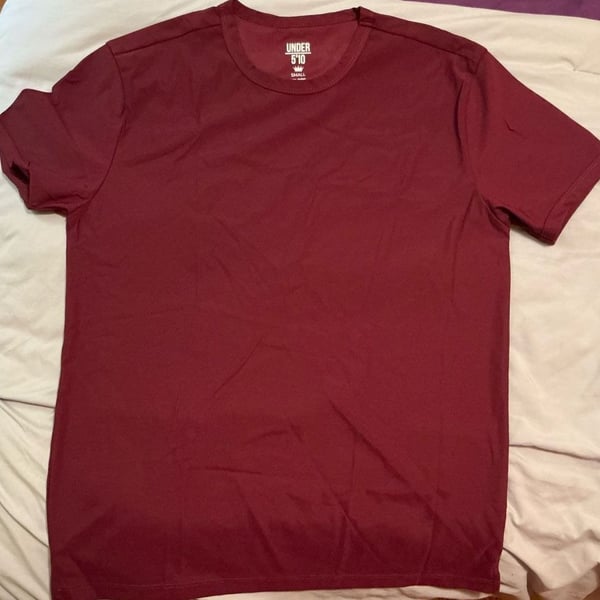 Small Under 5'10 Men's Performance Crew Neck T-Shirt in Maroon