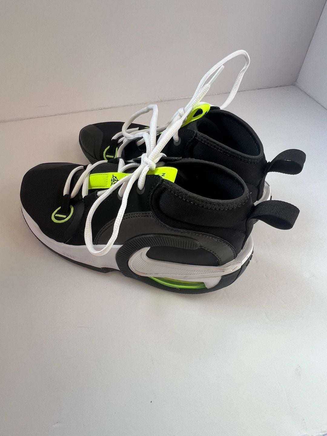 Nike Air Zoom Crossover 2 Basketball Shoes – Youth 6Y – Black Volt 2