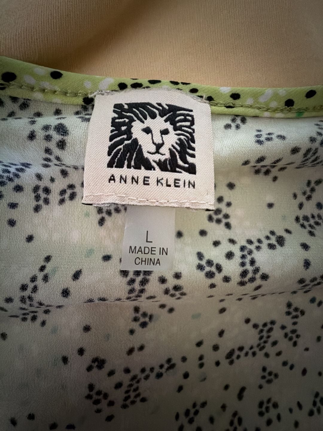 Anne Klein Women's Light Green Printed Flutter Sleeve Blouse with Gold Buttons 3