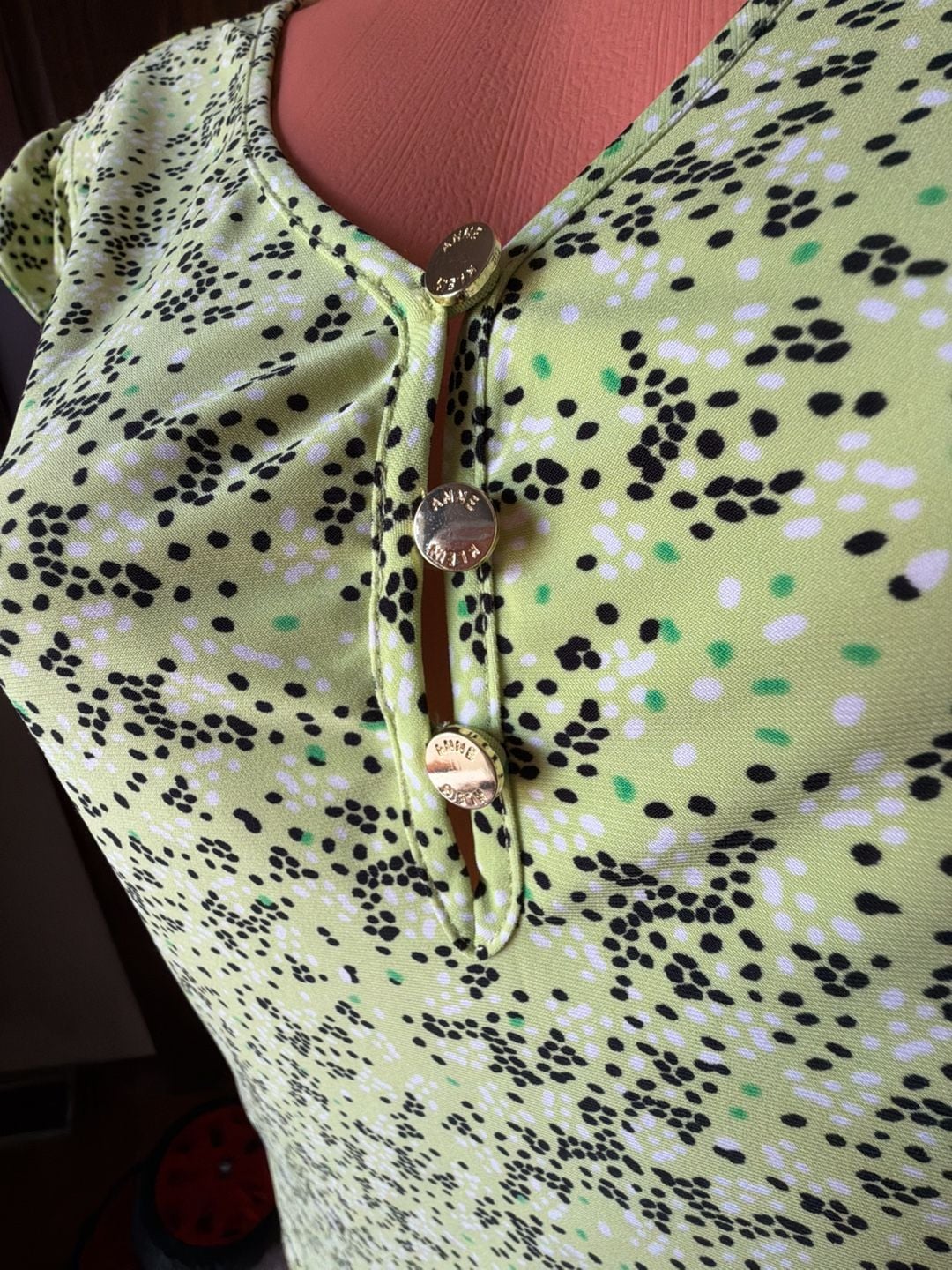Anne Klein Women's Light Green Printed Flutter Sleeve Blouse with Gold Buttons 7