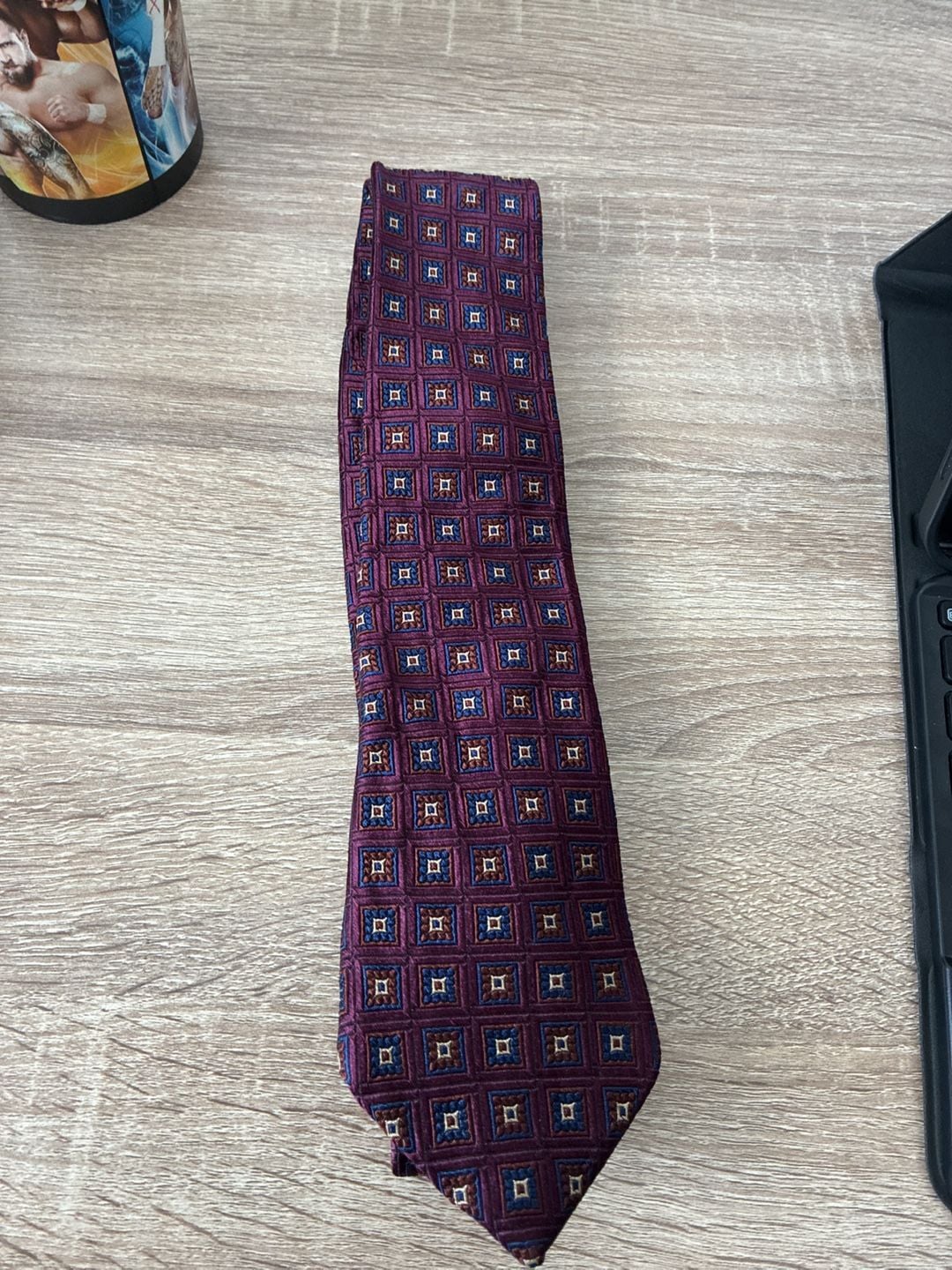 Canterbury 100% Silk Geometric Pattern Necktie 1