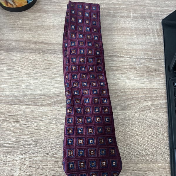Canterbury 100% Silk Geometric Pattern Necktie