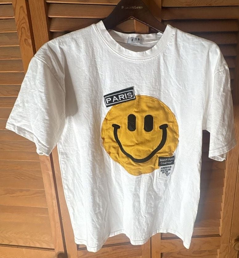 3158 Classic White Graphic T-Shirt with Paris Smiley Face Patch 2