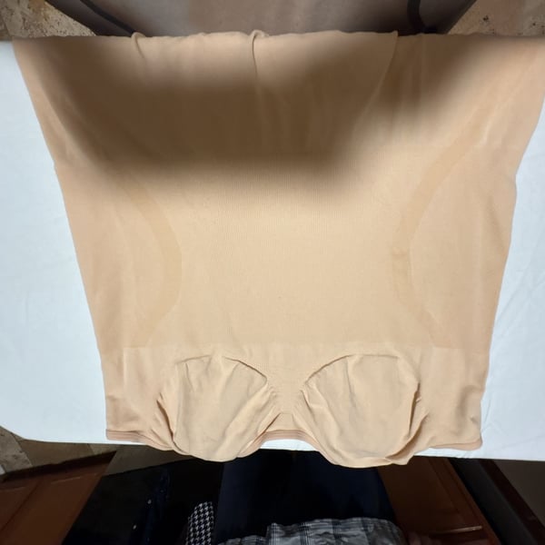 Women's Seamless Beige Shapewear Camisole Size 3XL (looks a bit smaller)