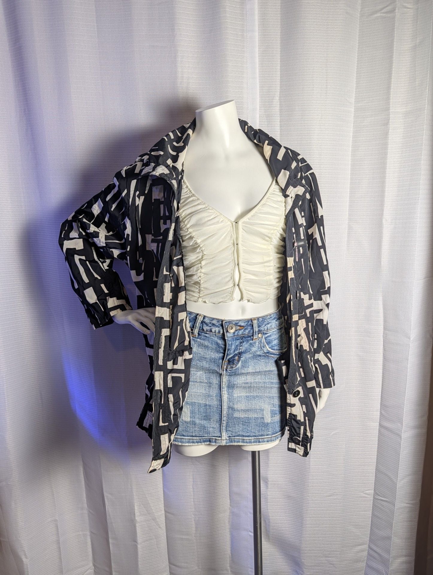 Tanjay Women's Black and White Abstract Print Lightweight Wind Jacket 4