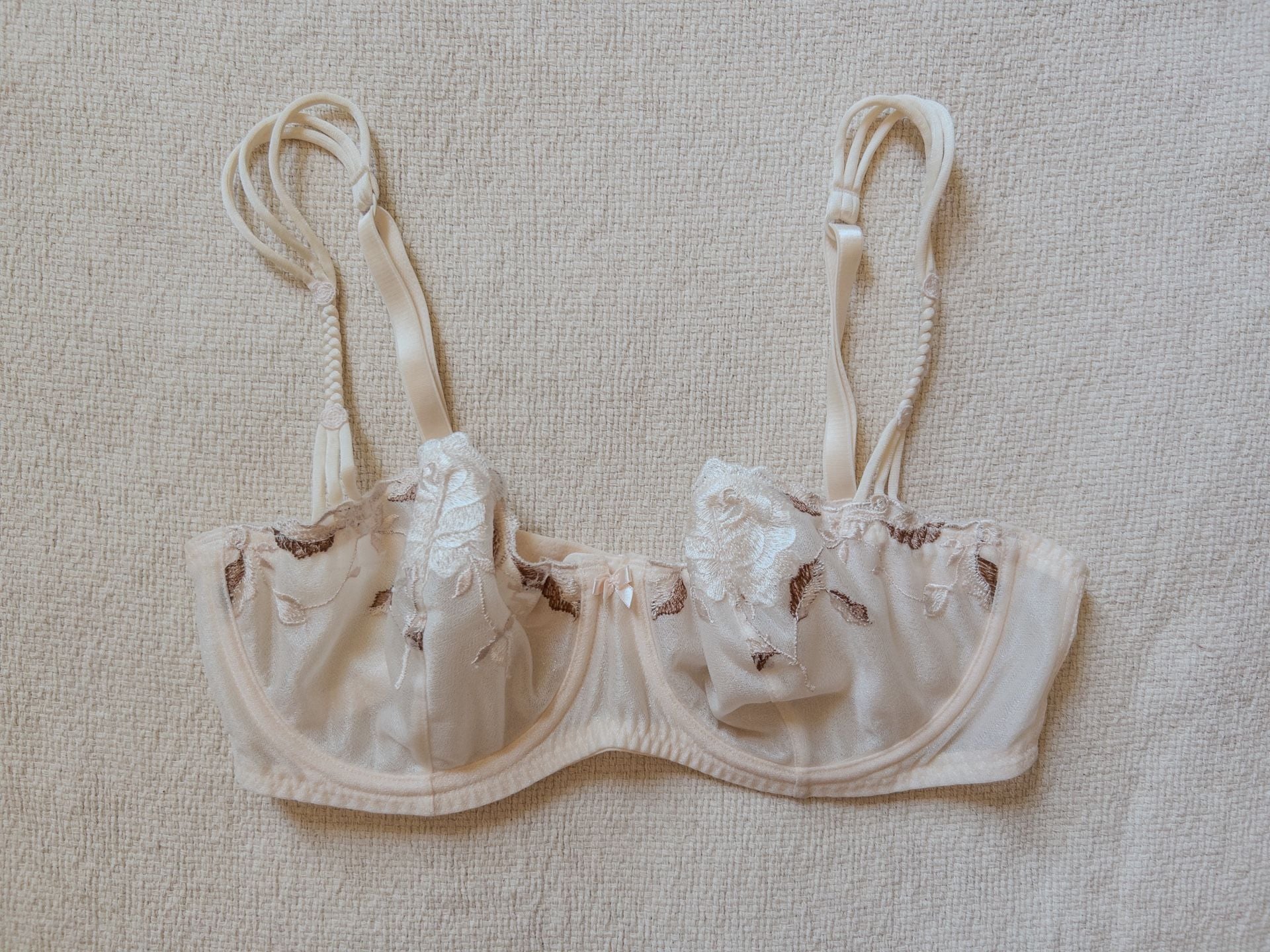 32C VTG 90s Felina Bridal Unlined Demi Bra in Coconut White Bow and Rosette Details on Woven Straps 2
