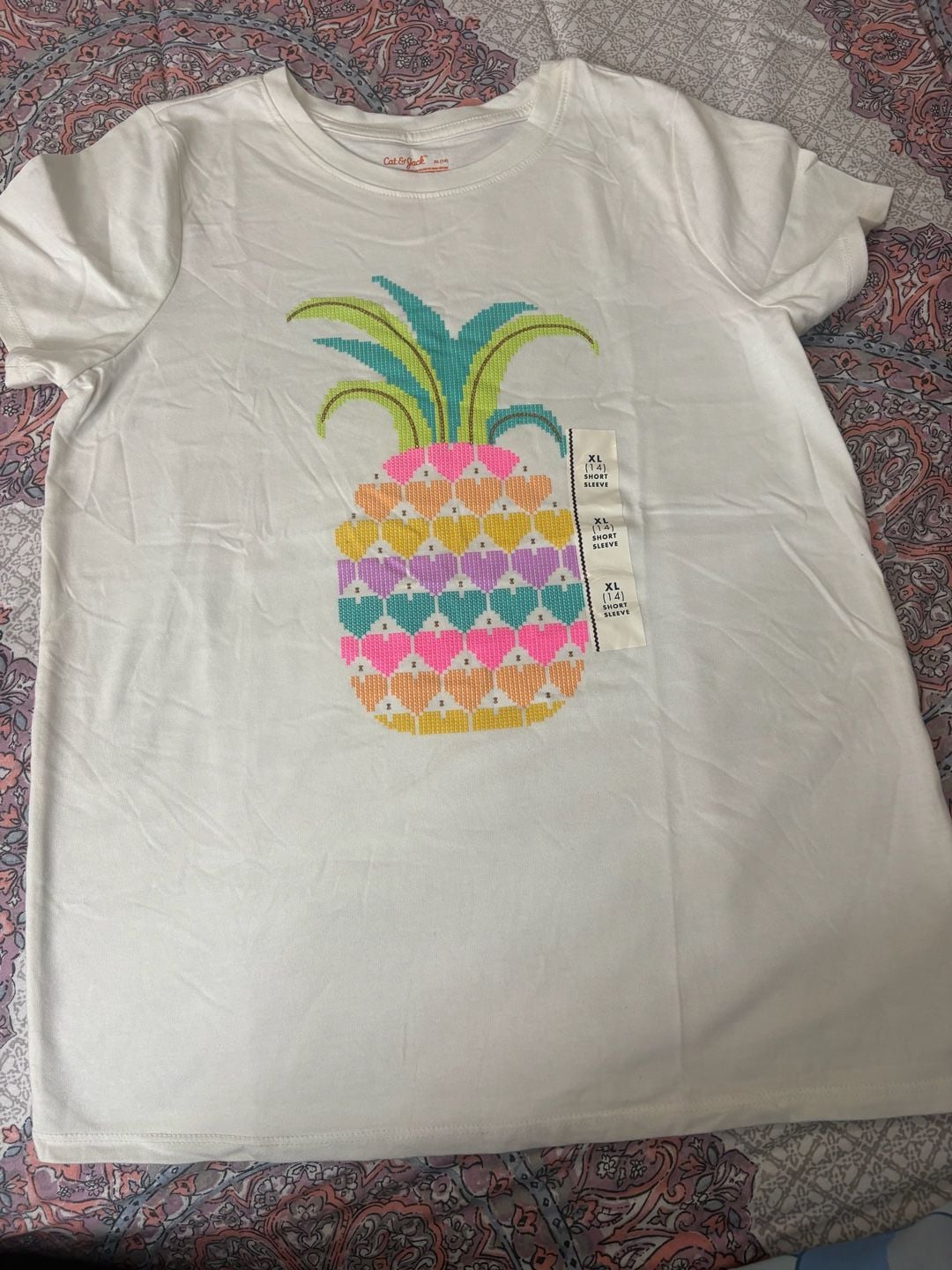 Cat & Jack Girls White Graphic T-Shirt with Multi-Color Heart Pineapple Design 2