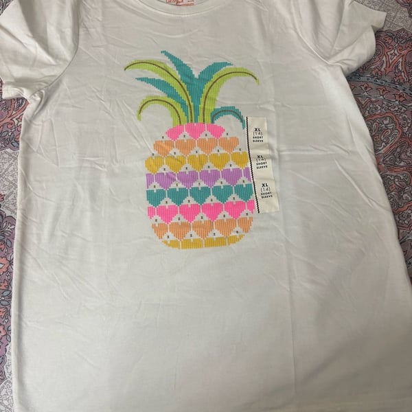 Cat & Jack Girls White Graphic T-Shirt with Multi-Color Heart Pineapple Design