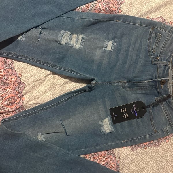 Wax Jean Women's Light Wash Distressed Skinny Jeans Style 90027