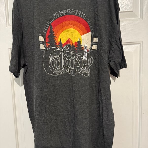Glenwood Springs Colorado Mountain Sunset  T-Shirt Mens 2XL NWT