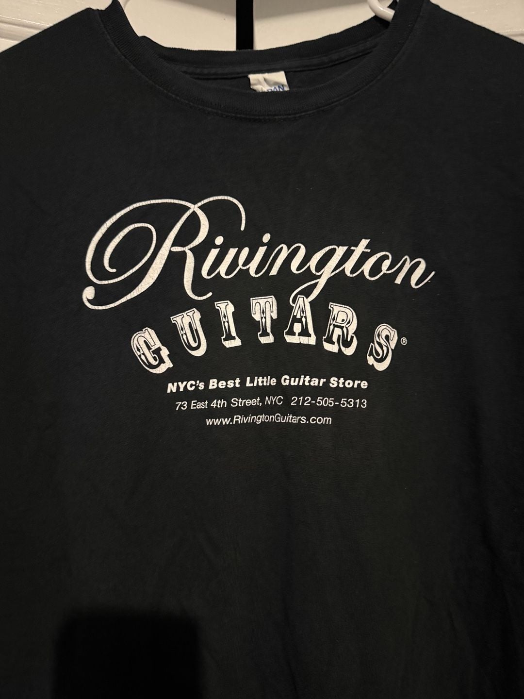 Rivington Guitars NYC Logo Graphic Short Sleeve T-Shirt Mens Size 2XL 3