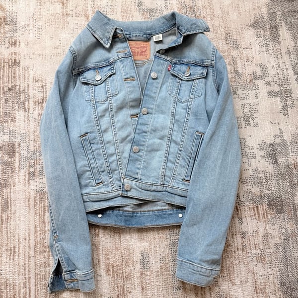 Levi's Women's Original Denim Trucker Jacket