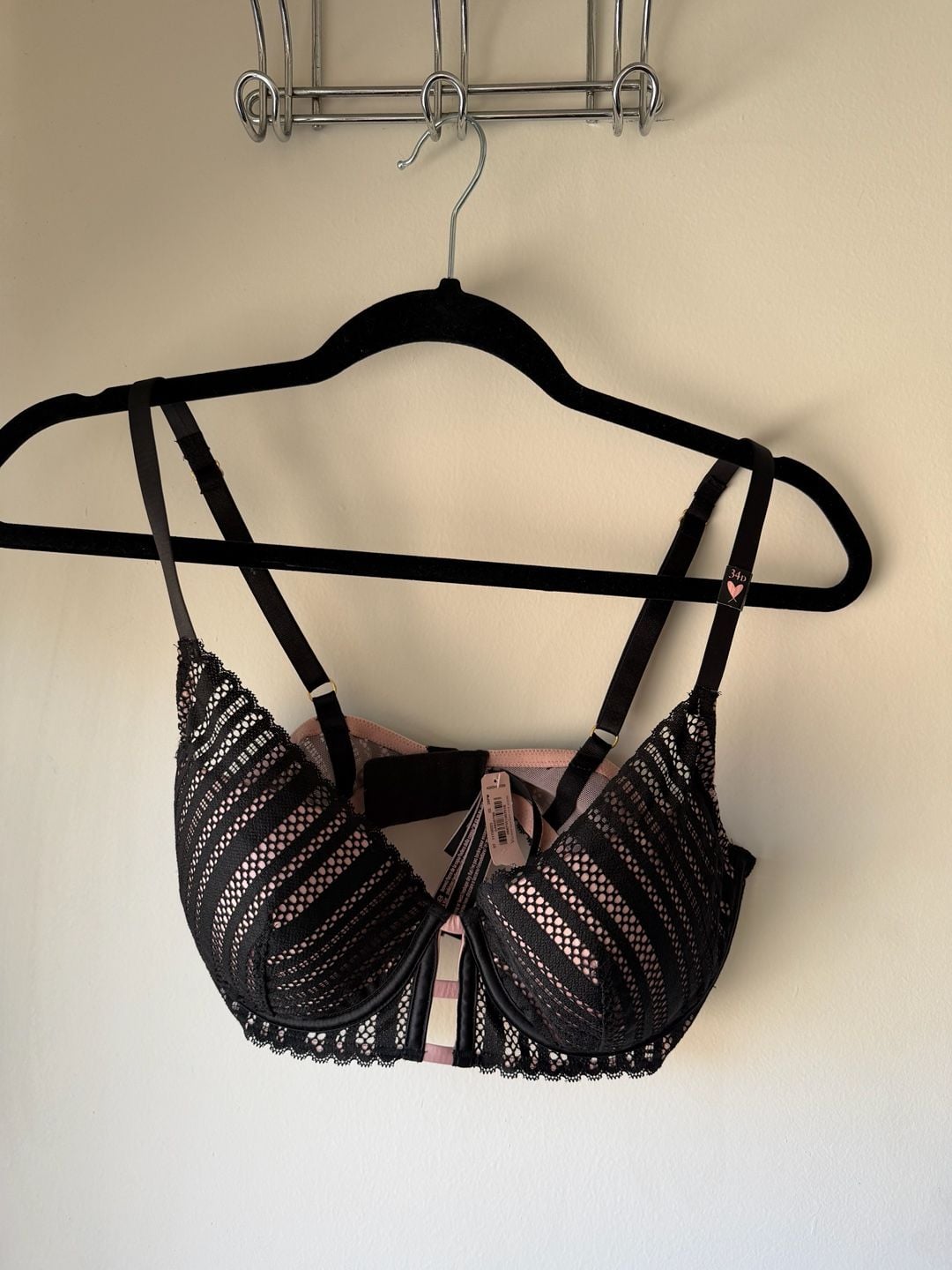 Victoria's Secret Lined Plunge Bra in Black Lace and Pink 1