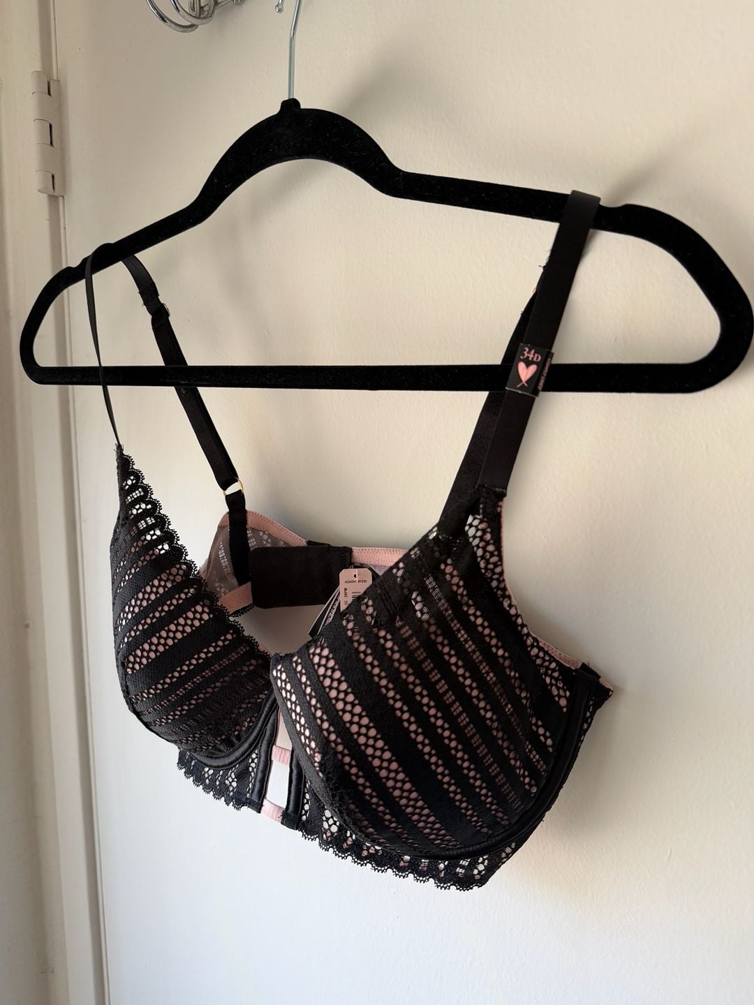 Victoria's Secret Lined Plunge Bra in Black Lace and Pink 2