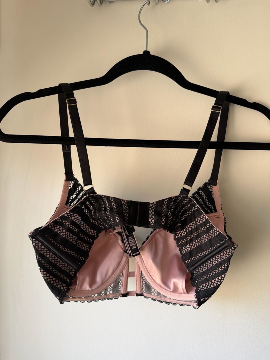 Victoria's Secret Lined Plunge Bra in Black Lace and Pink 3