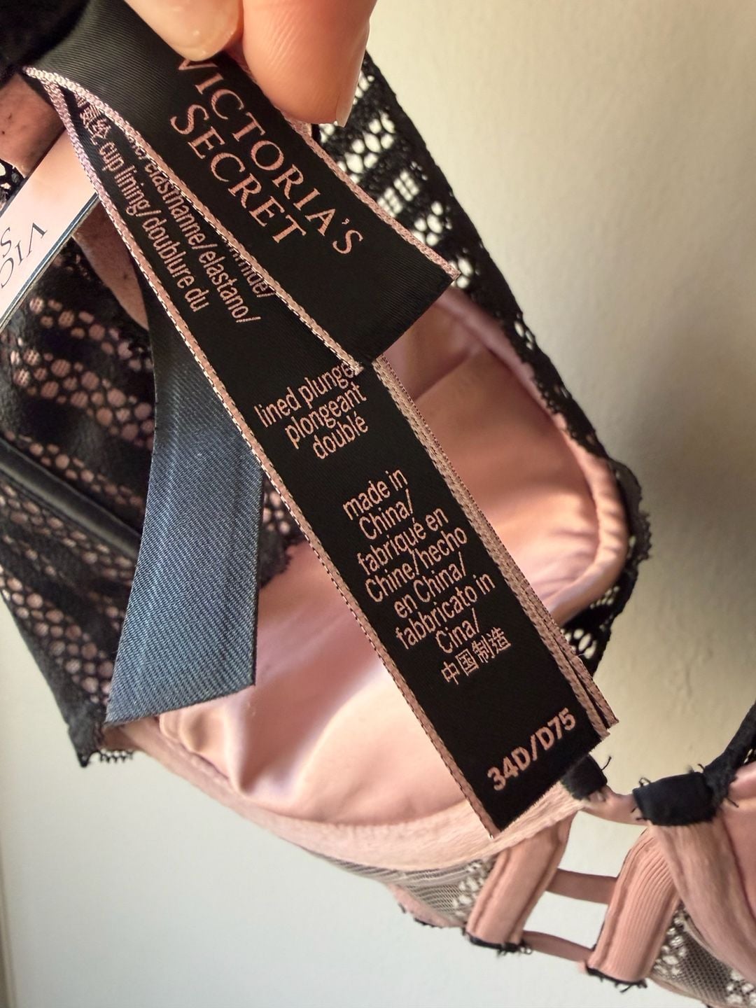 Victoria's Secret Lined Plunge Bra in Black Lace and Pink 4