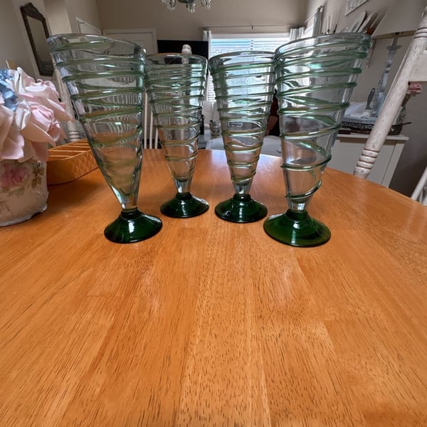 Set of 4 Mexican Hand Blown Green Swirl Iced Tea Goblets