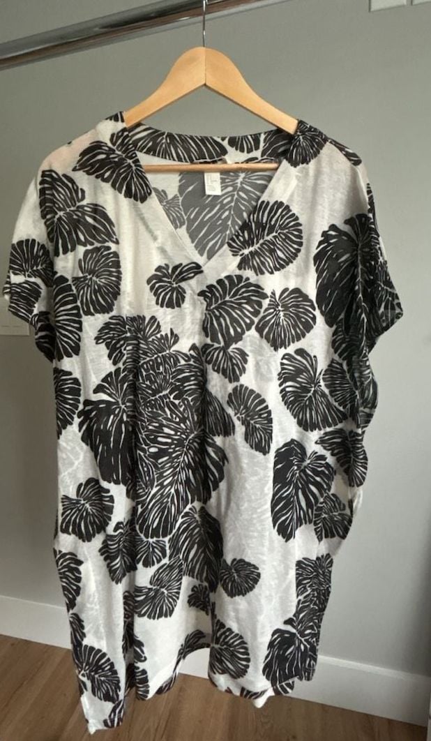 H&M Black and White Tropical Leaf Print V-Neck Kaftan Cover-Up 1