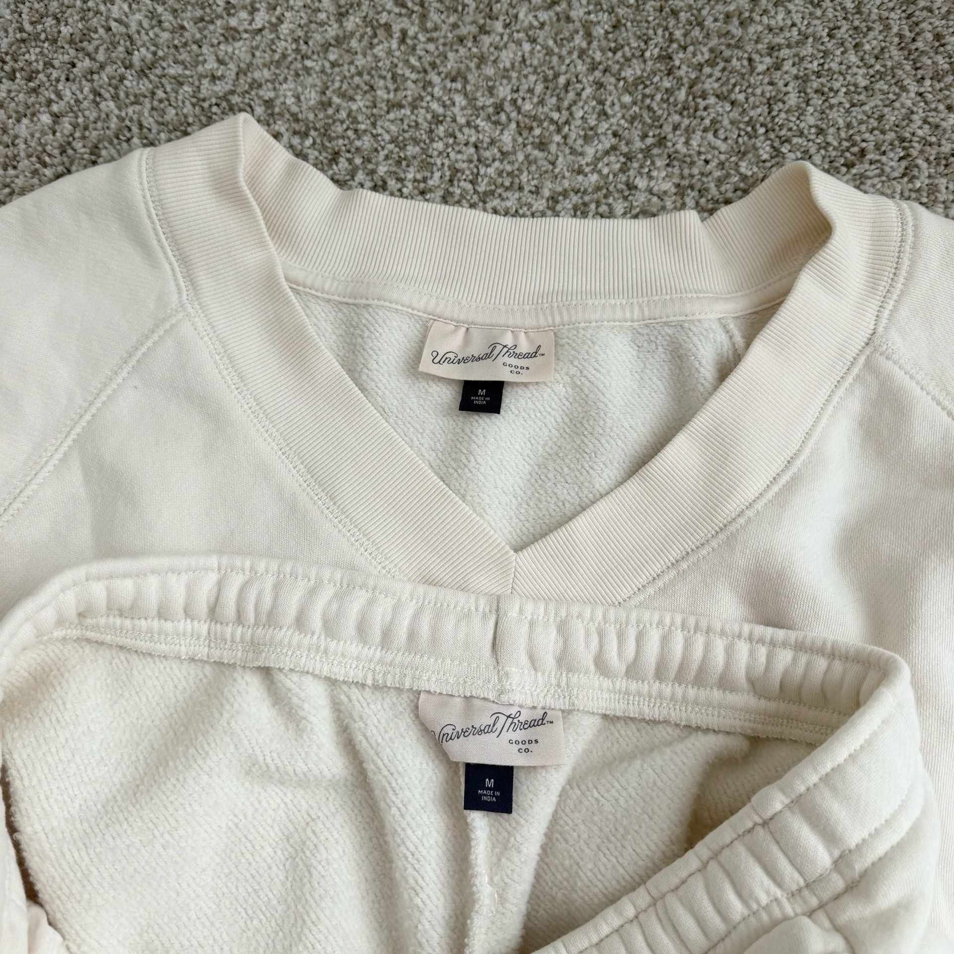 Universal Thread Ivory sweatshirt Lounge Set 4