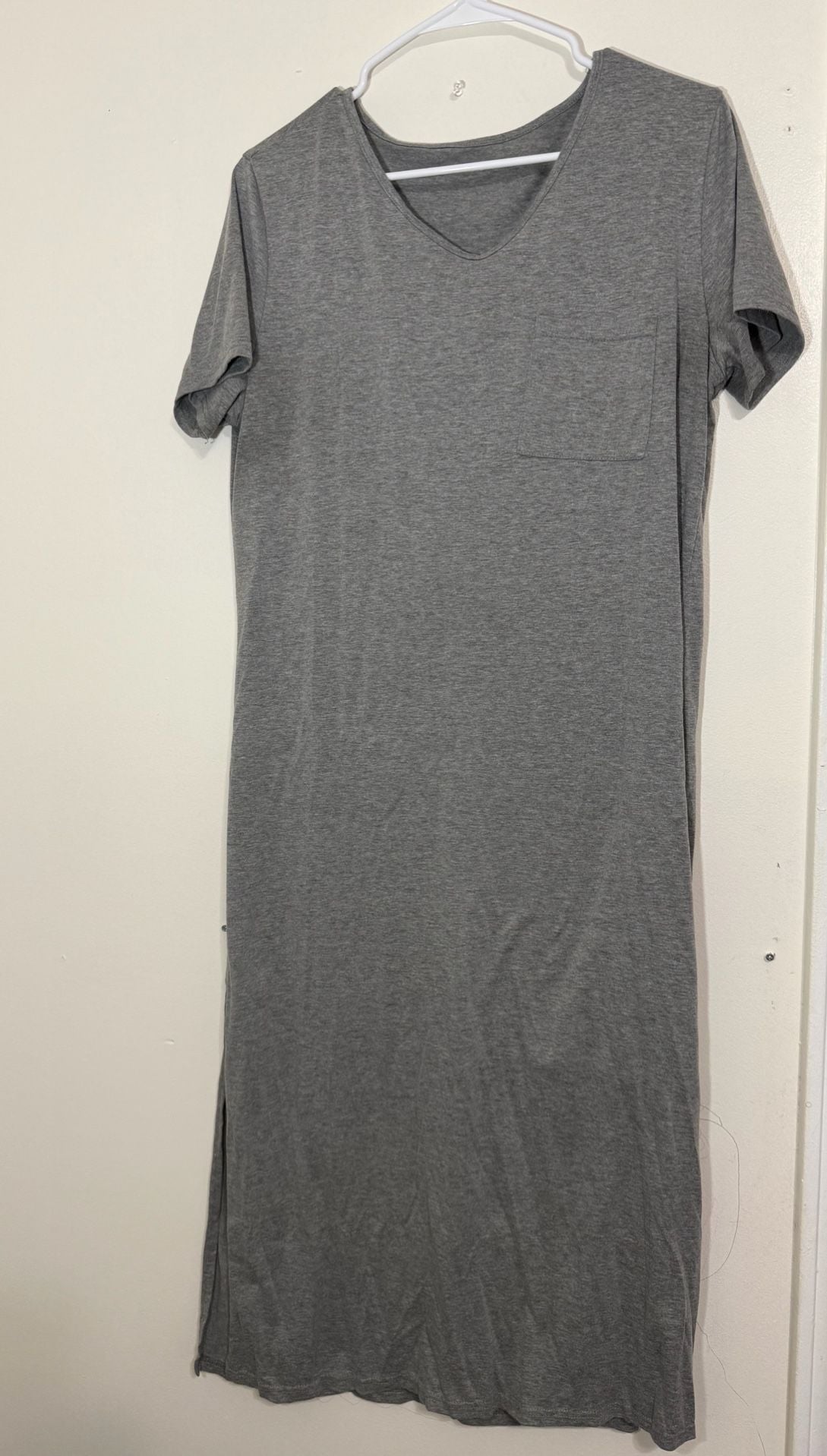 Women's V-Neck T-Shirt Maxi Dress with Side Slit and Pocket 2
