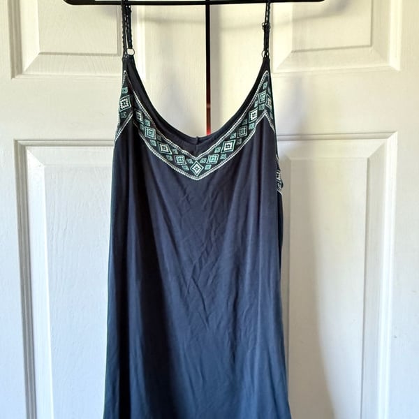 Torrid Navy Blue Embroidered V-Neck Cami Tank Top Size 2 or 18 / 20 