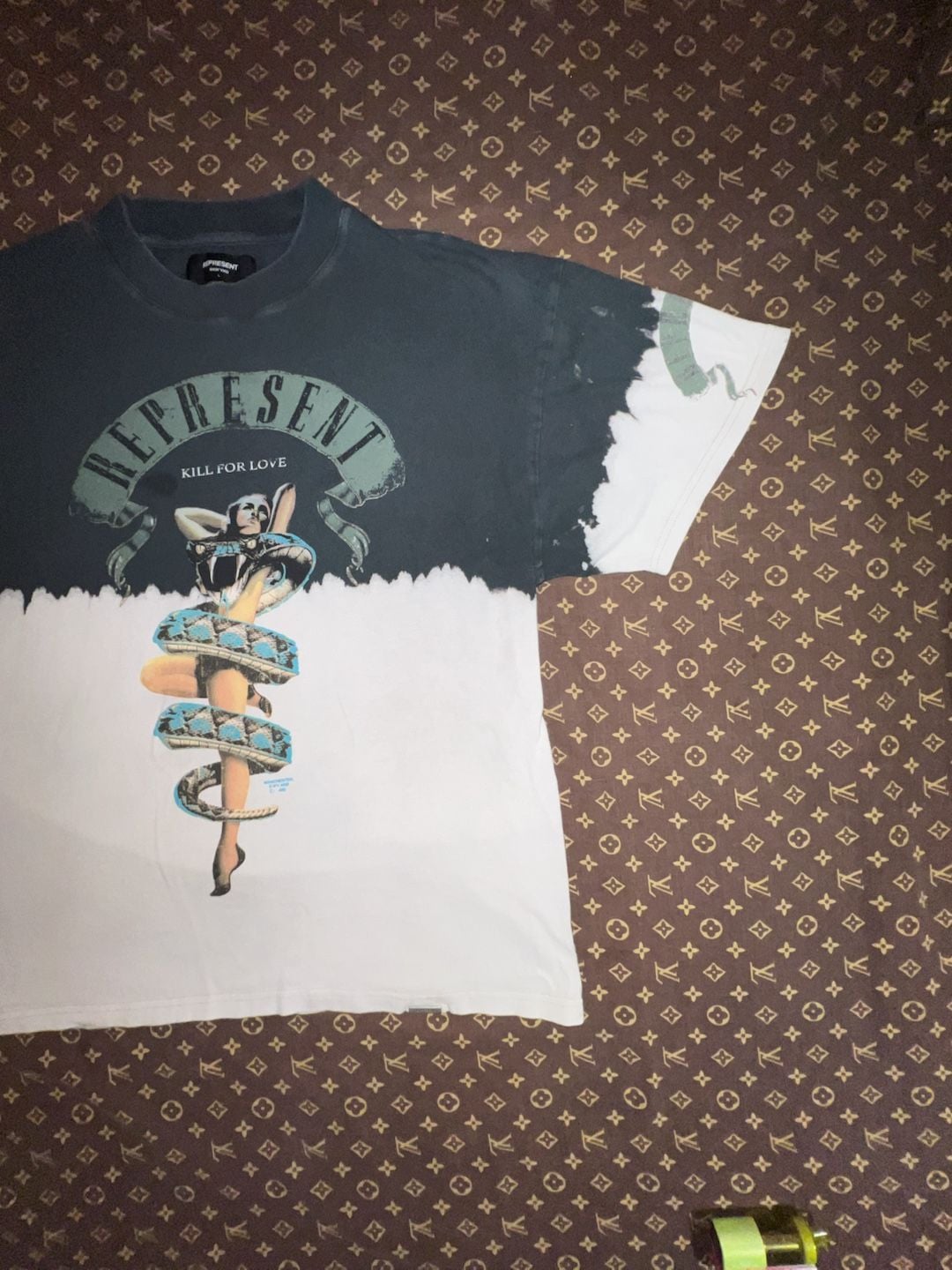 Represent Clo. Kill For Love Graphic T-Shirt Dip-Dye 6