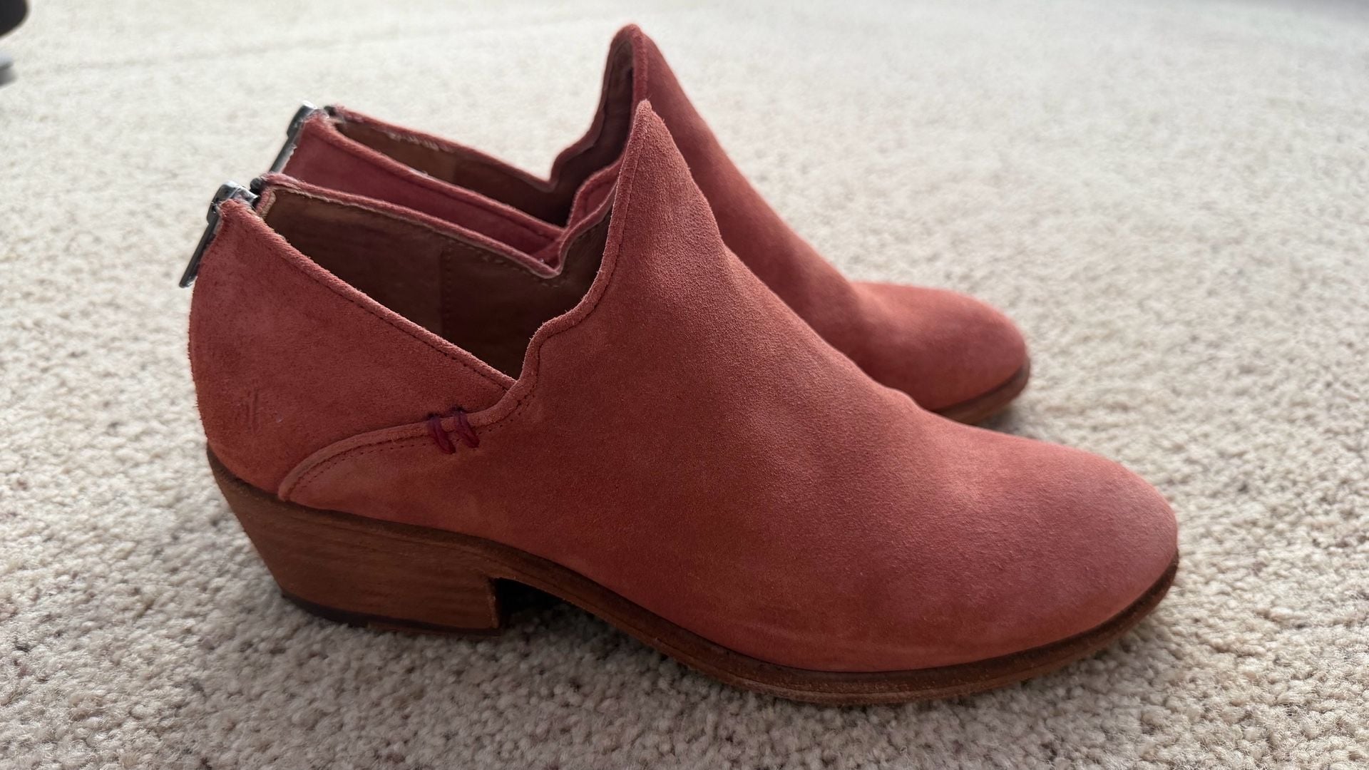 Frye Carson Shootie Suede Ankle Booties in Rosewood 8