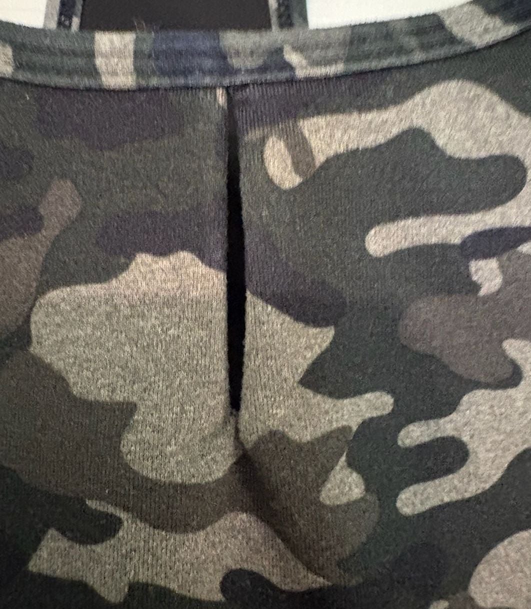 GUC Fabletics Camo Medium Impact Sports Bra w/ Hook & Eye Back Closure, L / XL 3