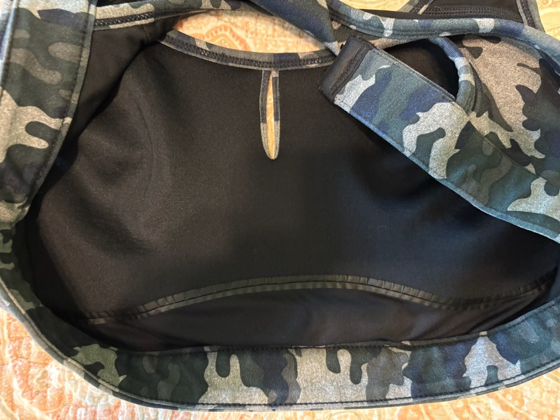 GUC Fabletics Camo Medium Impact Sports Bra w/ Hook & Eye Back Closure, L / XL 9