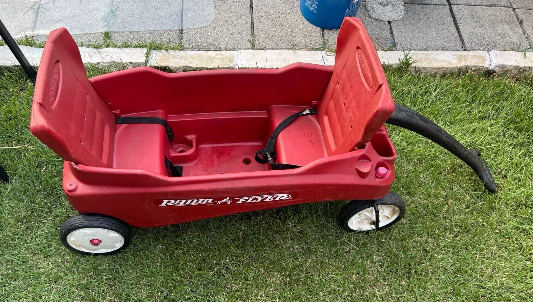 Radio Flyer Pathfinder Wagon with Folding Seats 3
