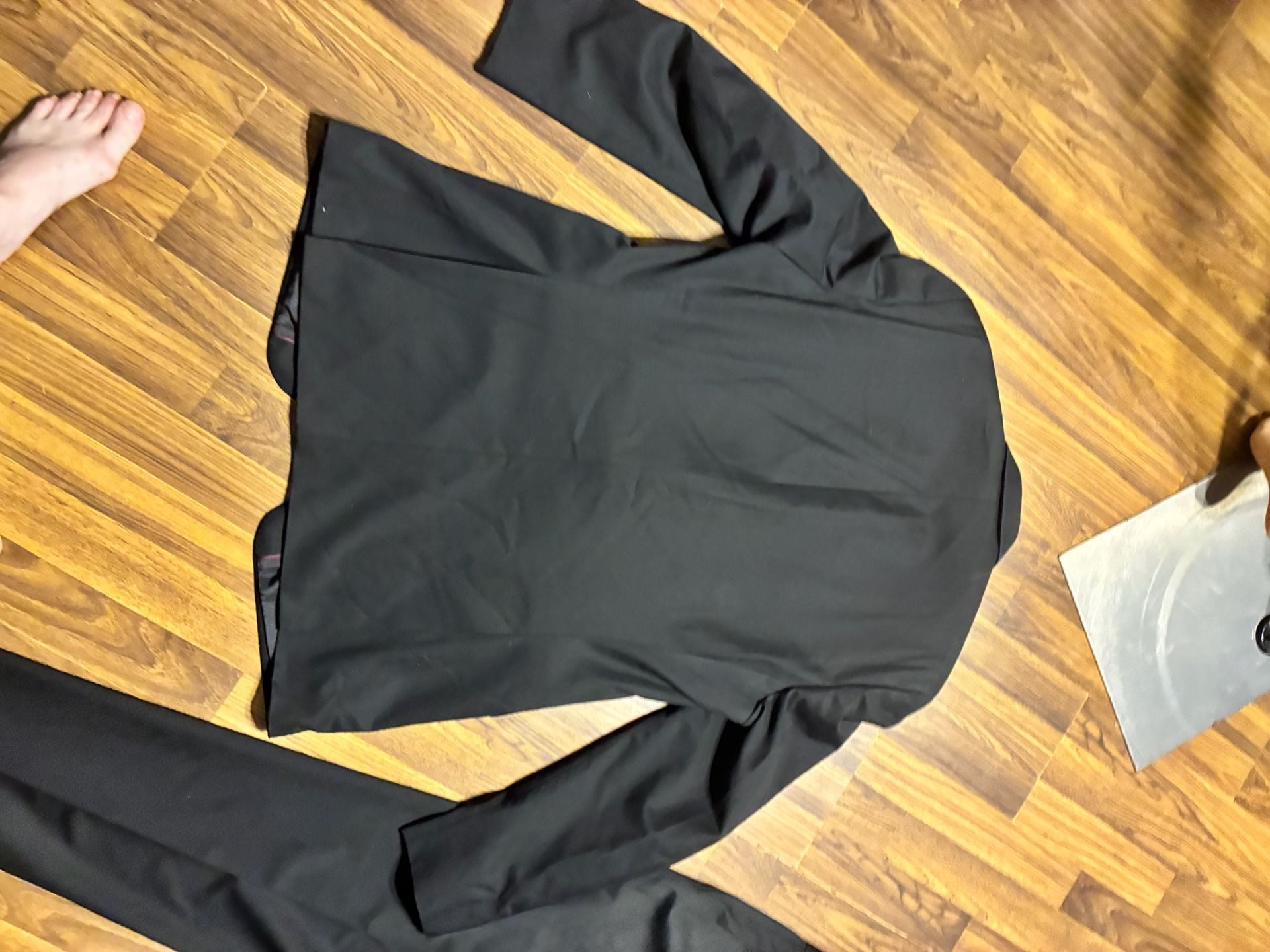 Sean John Men's Two-Piece Black Solid Suit 9