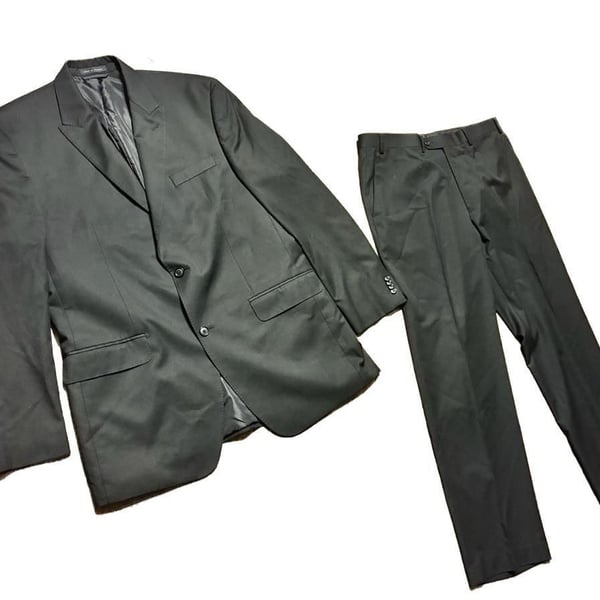 Sean John Men's Two-Piece Black Solid Suit