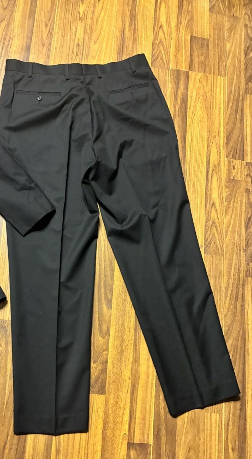 Sean John Men's Two-Piece Black Solid Suit 10